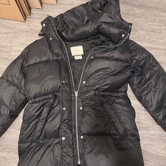 Abercrombie Air Cloud Mid Puffer- used once - Picture 5 of 7